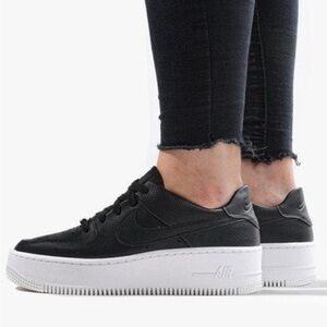 Women's Nike Air Force 1 Sage Low Black Platform Sneakers Size 7